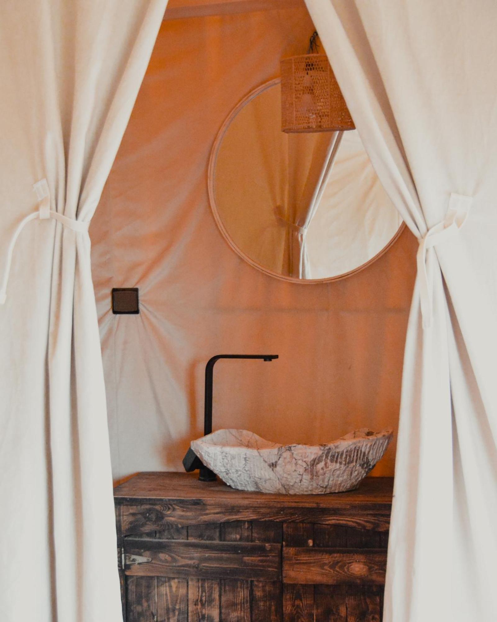 Bohem Camp 호텔 메르주가 외부 사진